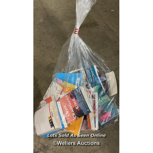 5372 - BAG OF BOOKS