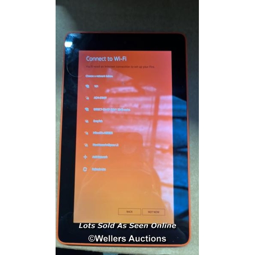 5477 - AMAZON FIRE HD 7 - 5TH GEN (2015) / SV98LN / SCREEN AND DISPLAY DAMAGED / RESTORED TO FACTORY DEFUAL... 