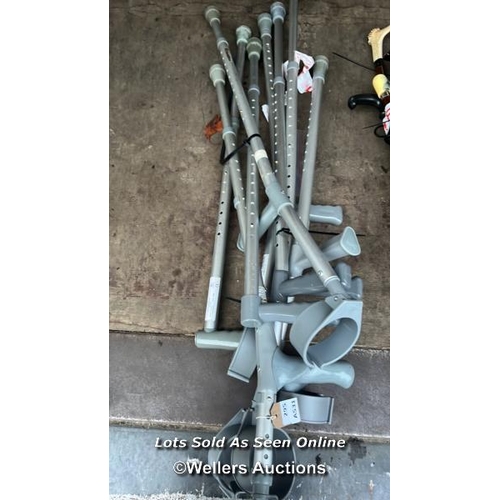 5551 - LOT OF X9 WALKING STICKS