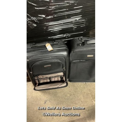 5570 - X2 PRE-OWNED CABIN CASE INCL. CELLINI