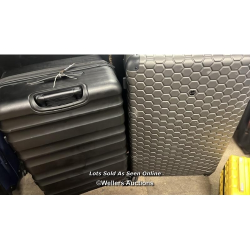 5578 - X2 PRE-OWNED LUGGAGE INCL. ANTLER