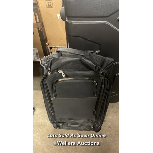 5583 - X2 PRE-OWNED LUGGAGE INCL. ATOZ