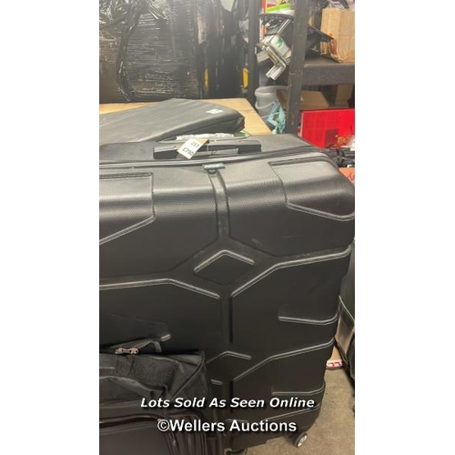 5583 - X2 PRE-OWNED LUGGAGE INCL. ATOZ