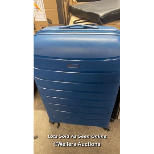 5585 - X2 PRE-OWNED LUGGAGE INCL. WAGON R