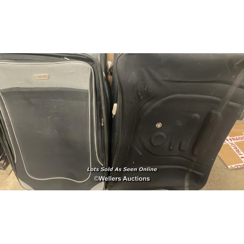 5586 - X2 PRE-OWNED LUGGAGE INCL. SKYFLITE