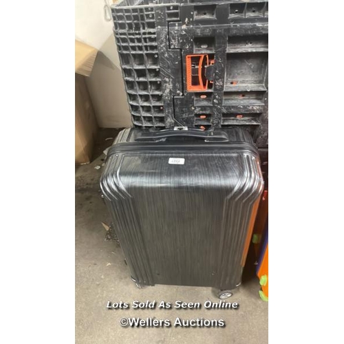 5587 - X2 PRE OWNED LUGGAGE