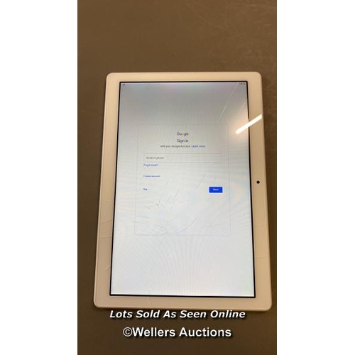 9563 - LENOVO TAB M10 - SCREEN DAMAGED - GOOGLE ACCOUNT UNLOCKED / RESTORED TO FACTORY DEFAULTS