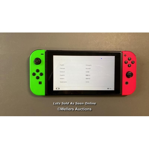 9577 - NINTENDO SWITCH MODEL HAC-001 / SN: XAJ10053665224 / RESTORED TO FACTORY DEFAULTS / INCL. NINTENDO D... 