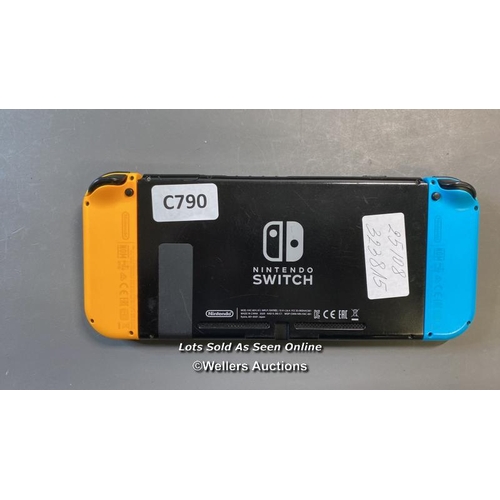 9579 - NINTENDO SWITCH MODEL HAC-001 / SN: XKJ10054182096 / RESTORED TO FACTORY DEFAULTS / INCL. RIGHT SIDE... 