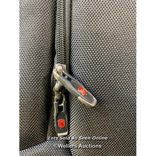 9596 - VICTORINOX SUIT BAG