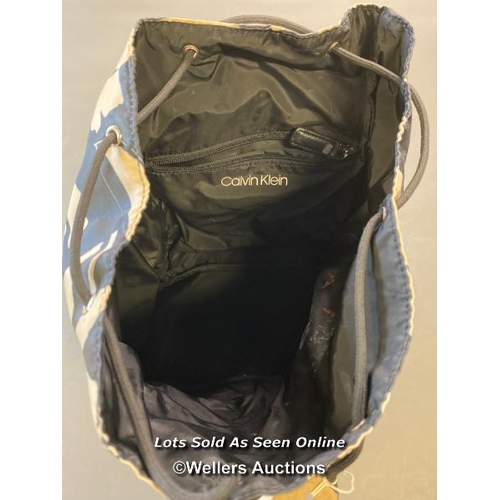 9598 - CALVIN KLEIN BACKPACK