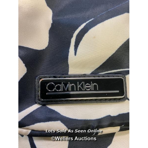 9598 - CALVIN KLEIN BACKPACK