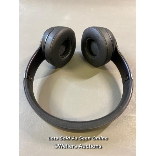 9690 - APPLE BEATS A1796 HEADPHONES INCL. CASE