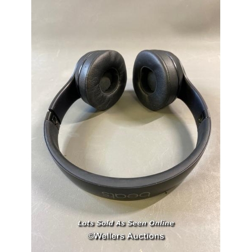 9694 - X1 APPLE BEATS A1796 HEADPHONES INCL. CASE