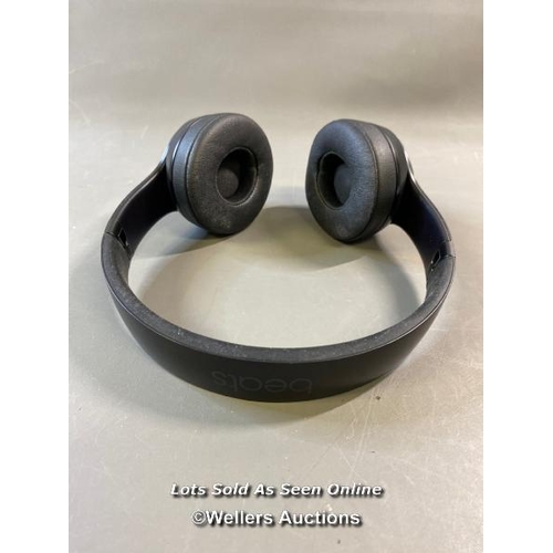 9695 - X1 APPLE BEATS A1796 HEADPHONES