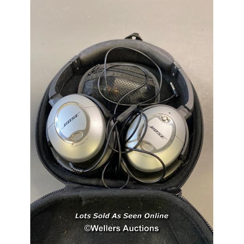 9712 - BOSE HEADPHONES INCL. CASE