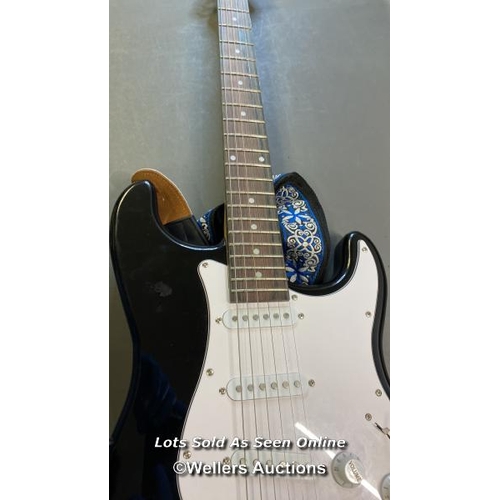 9735 - ROCK JAM ELECTRIC GUITAR