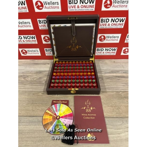 8060 - AROMA MASTER - WINE AROMAS. PRACTICE WINE AROMAS OR ENJOY THE BOARD GAME.