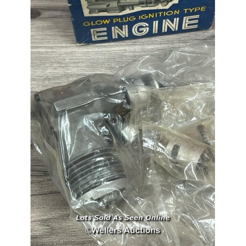 8092 - RARE 1965 R-2 4.86CC GLOW RACING ENGINE, NEW IN BOX, COMPLETE.