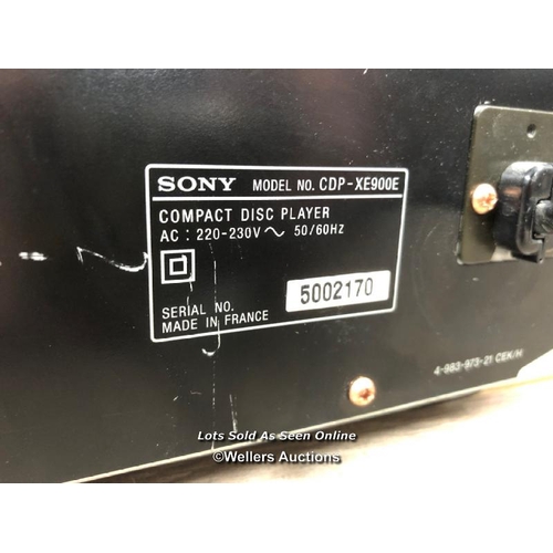 8120 - SONY CDP-XE900E CD PLAYER / POWERS UP