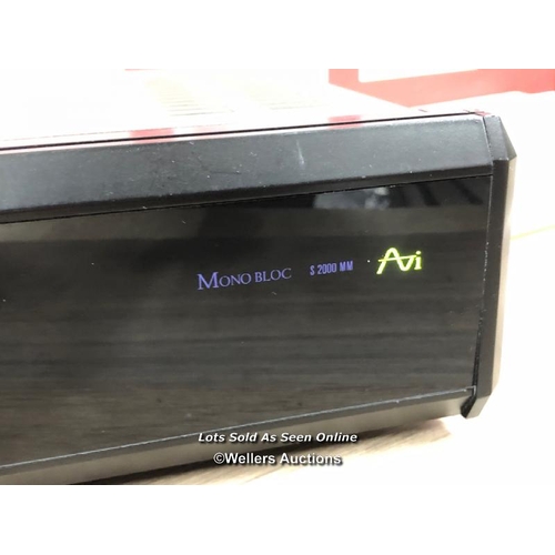 8143 - AVI S 2000 MM AMPLIFIER / POWERS UP