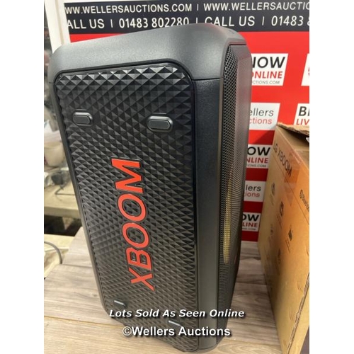 8198 - LG XL5S XBOOM WIRELESS SPEAKER / POWERS UP, CONNECTS TO BT, PLAYS MUSIC, APPEARS NEW OPEN BOX