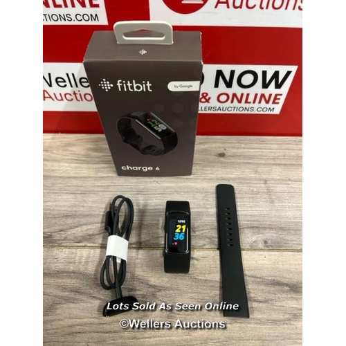 8213 - FITBIT CHARGE 6 BLACK REF 320841  / POWERS UP, SIGNS OF USE, WITH CHARGER, NOT FULLY TESTED