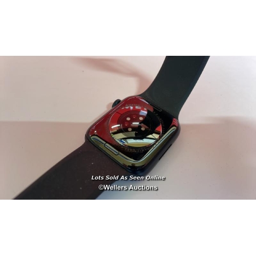 8235 - APPLE WATCH SERIES 8 /45MM / WITH STRAP / WITHOUT CHARGER / POWERS UP / SERIAL NUMBER: MC222V4K32 / ... 