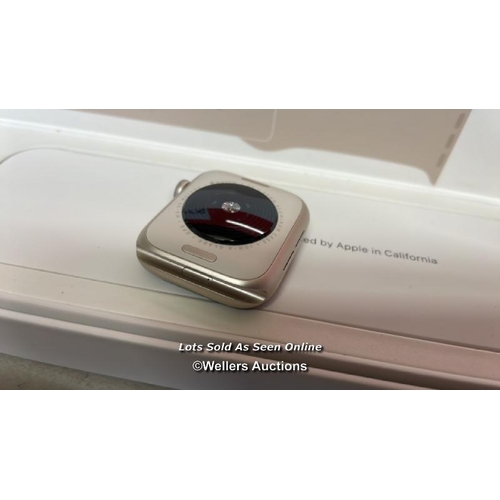 8239 - APPLE WATCH SE / 40MM / STARLIGHT ALUMINIUM CASE / STARLIGHT SPORT STRAP / WITHOUT CHARGER / POWERS ... 