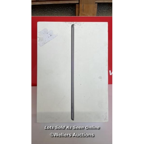 8242 - APPLE IPAD / A2602 / 9TH GEN / WIFI / 64GB / WITHOUT CHARGER / SERIAL NUMBER: TT6NR6GXG7 / ORIGINAL ... 