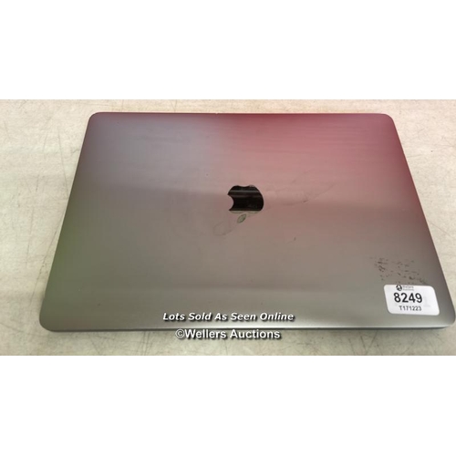 8249 - APPLE MACBOOK PRO 13