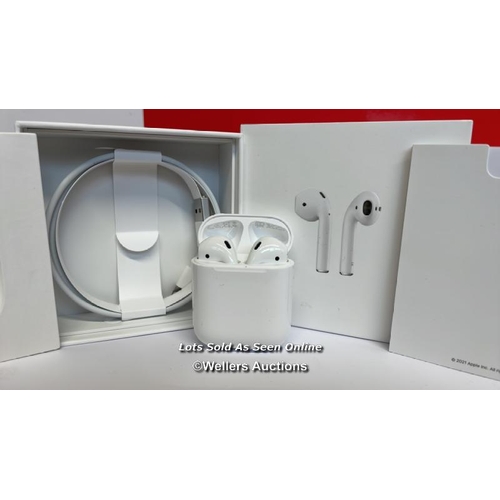 8255 - APPLE AIRPODS / 2ND GEN / WITH CHARGING CASE / WITH CHARGER / CONNECTS TO BLUETOOTH / PLAYS MUSIC / ... 