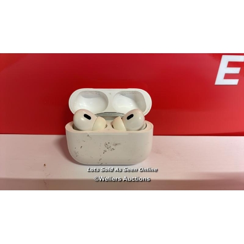 8256 - APPLE AIRPODS PRO/ 2ND GEN / WITH MAGSAFE CHARGING CASE / A2700 / WITHOUT CHARGER / POWERS UP AND CO... 