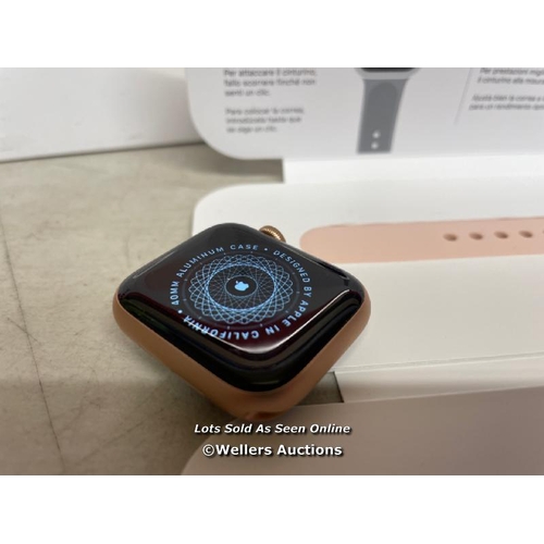 8302 - APPLE WATCH SERIES 6 / A2291 / 40MM / GOLD ALU / PINK SAND SPORTS STRAP / WITH CHARGER / SERIAL NUMB... 