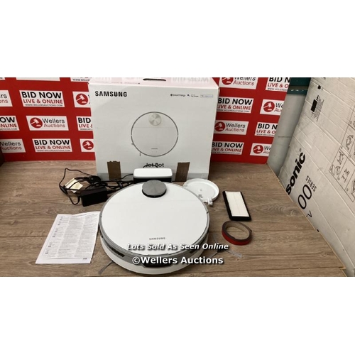 31 - SAMSUNG JET BOT ROBOT VACUUM CLEANER