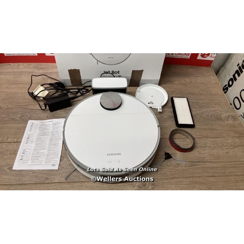 31 - SAMSUNG JET BOT ROBOT VACUUM CLEANER