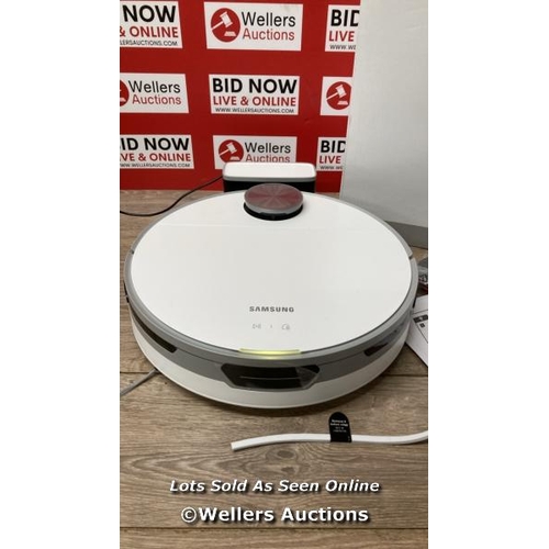 179 - SAMSUNG JET BOT ROBOT VACUUM CLEANER / POWERS UP / SOME SIGNS OF USE / C36