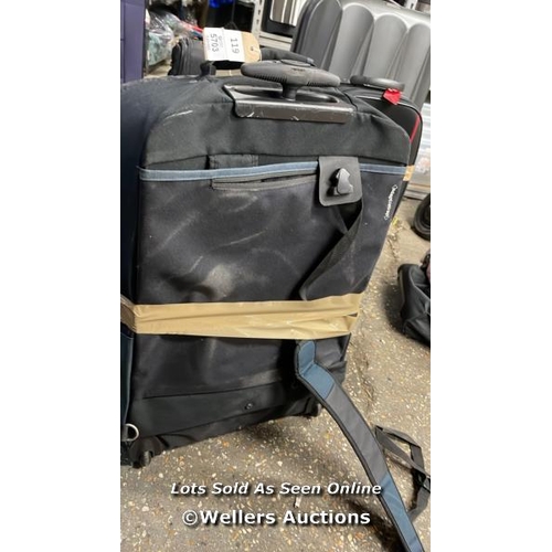 207 - X2 PRE-OWNED LUGGAGE INCL. BERGHAUS / B4