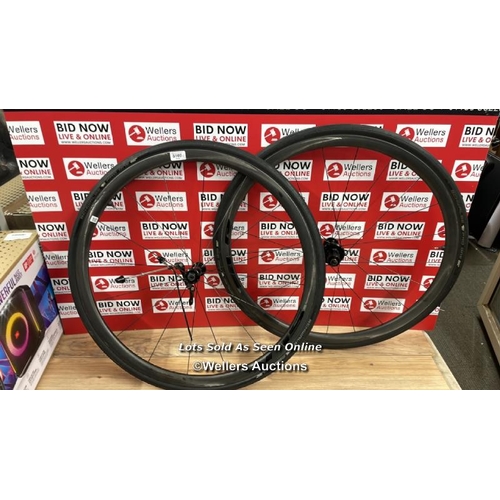 9538 - GIANT SLR 1 CARBON 30MM RIM BRAKE WHEELSET 700C WHEELS WITH TYRES / T11