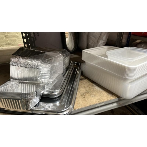 151 - FOOD CONTAINERS AND TRAYS / B2