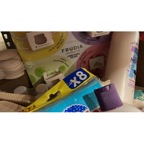 152 - SELECTION OF MOSTLY PERSONAL CARE PRODUCTS - SEE IMAGES / B6