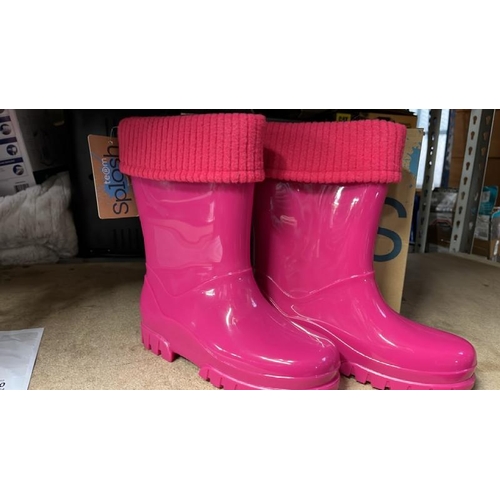 158 - CHILDRENS NEW TERM PINK WELLIES / UK 2/3 / B5