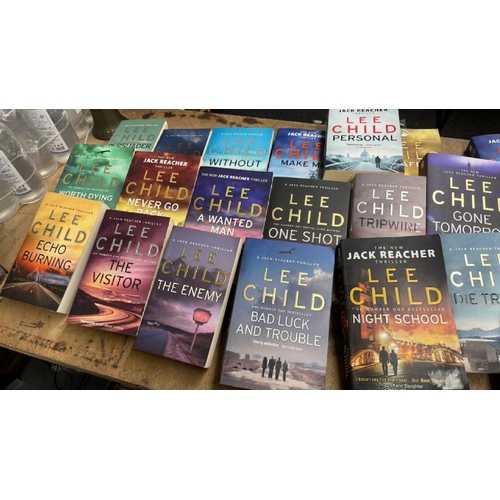 277 - SELECTION OF LEE CHILD BOOKS / SEE IMAGES  / E