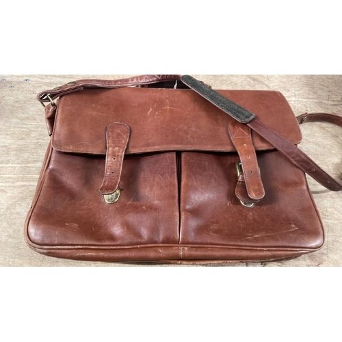 302 - HIDESIGN PRE-OWNED LEATHER SHOULDER BAG / ARA1