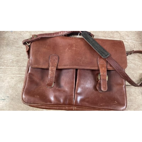 302 - HIDESIGN PRE-OWNED LEATHER SHOULDER BAG / ARA1