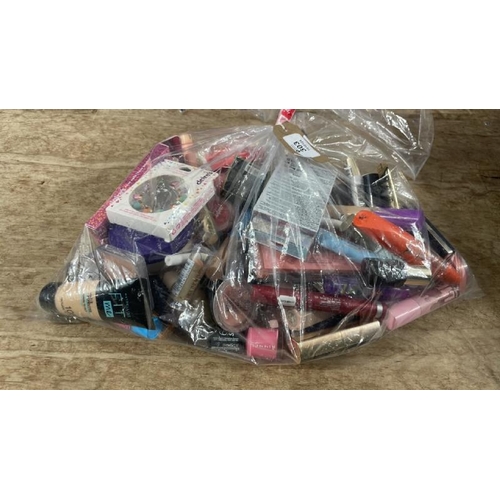 303 - BAG OF PART USED MAKEUPS / ARA1