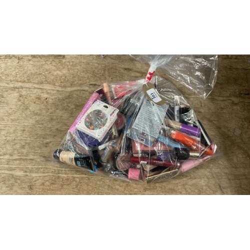 303 - BAG OF PART USED MAKEUPS / ARA1