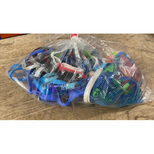 305 - X1 BAG OF SWIMMING GOGGLES / ARA1