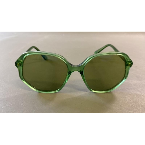 9571 - GUCCI GG0258S SUNGLASSES - SMALL SCRATCHES