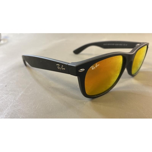 9592 - RAY-BAN RB2132 NEW WAYFARER SUNGLASSES INCL. CASE